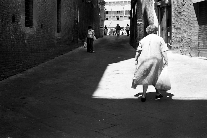 Italy Leica TriX Elmar Faut y aller mollo ...  photos argentique analog